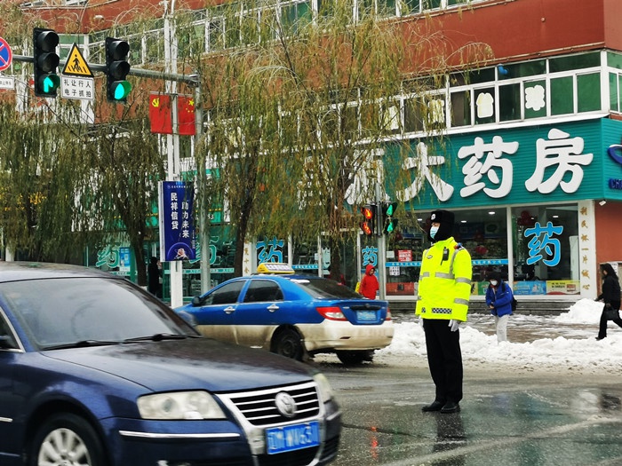 餐风茹雪,只为守一方平安