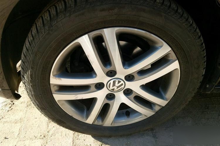 速腾轮胎前面有个盖叫什么