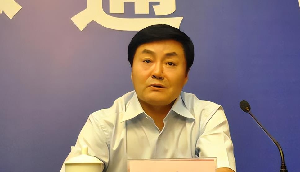 辽宁巨贪魏鹏远敛财3.4亿,足球场放不下惊人财富!