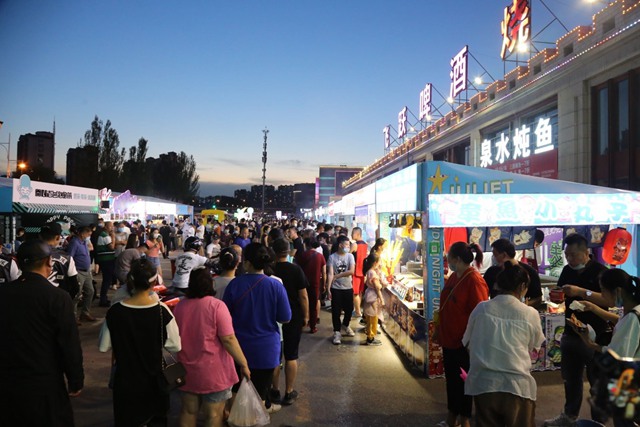 欧亚汇集朱丽夜市点亮长春之夜 绽放夏夜之魅