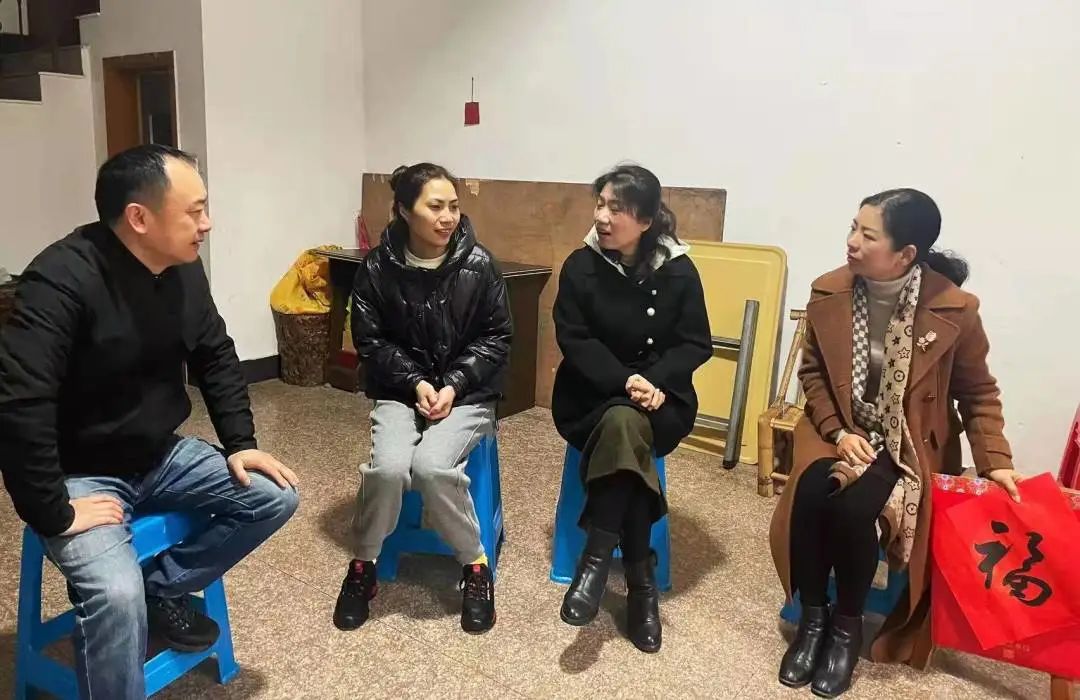 新春慰问送温暖真情关怀暖人心武夷山市妇联开展两节慰问系列活动二