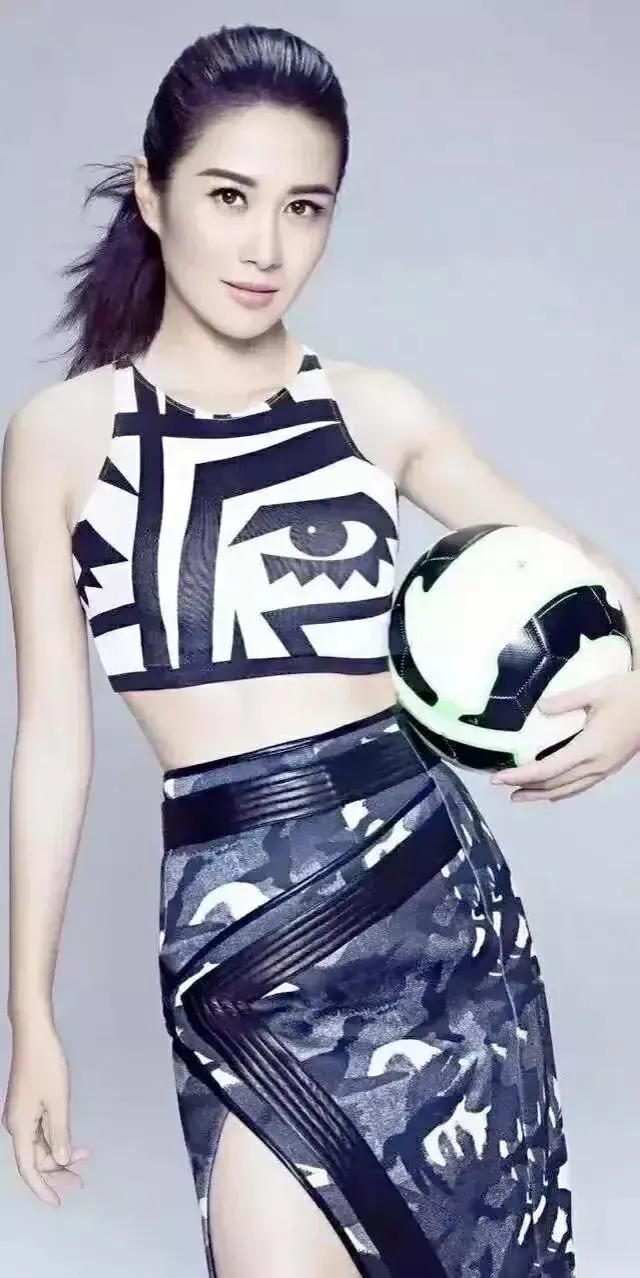 叶璇壁纸,你喜欢她吗