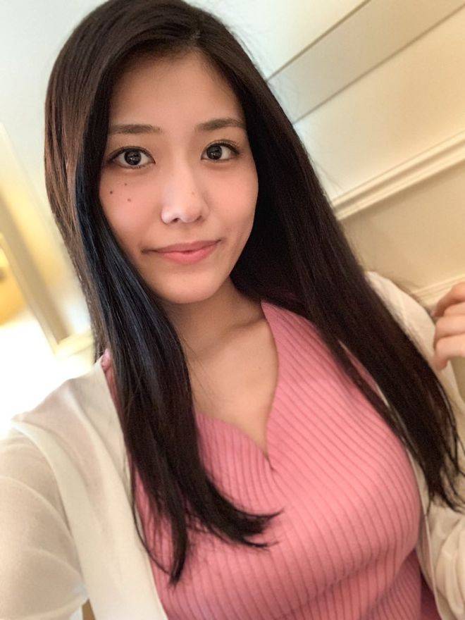 从黑马偶像到双专属艺人的惊艳逆袭—神宫寺奈绪