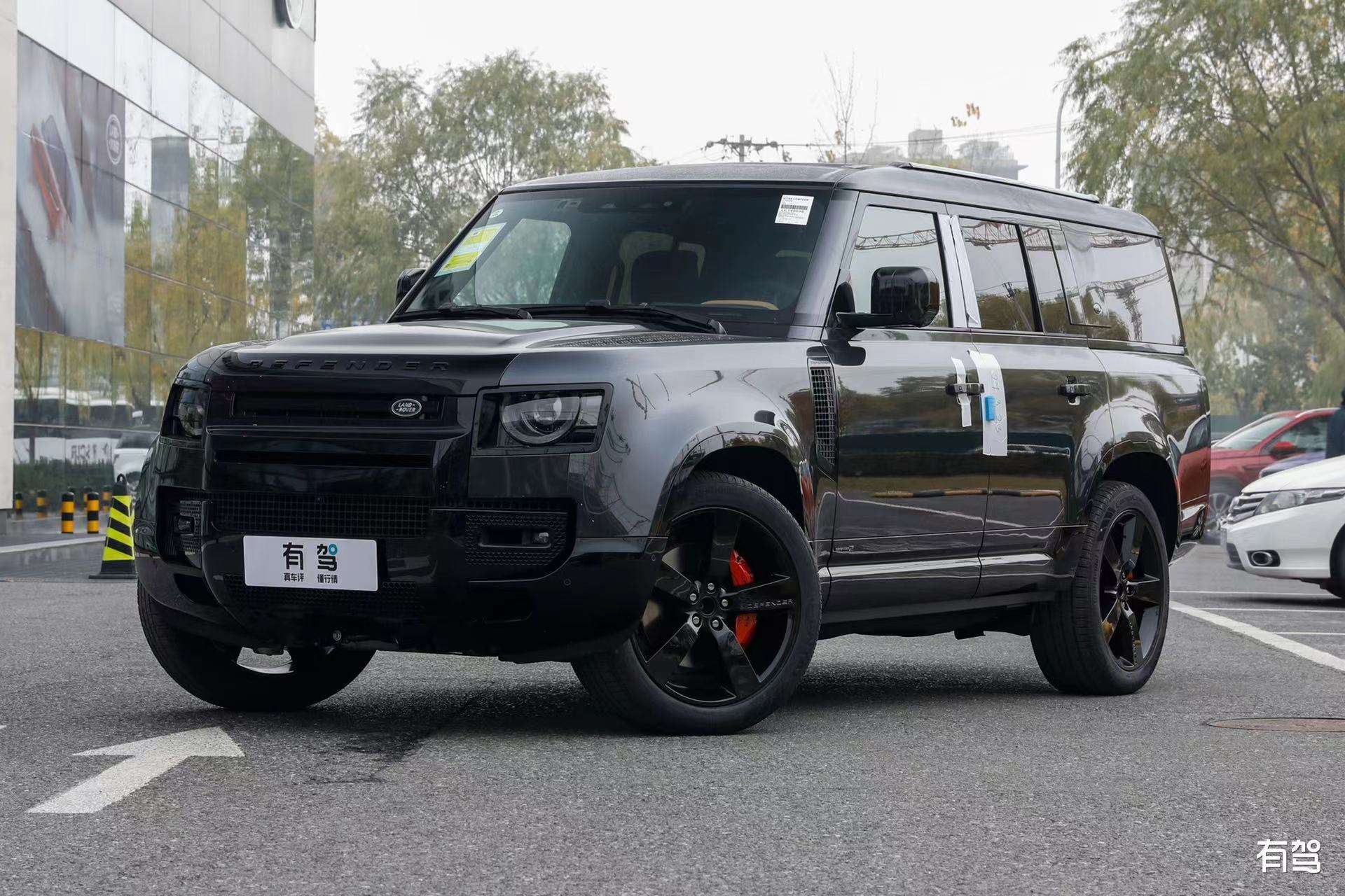 硬派越野车靠边站!2024款路虎卫士130登场,配5.0t v8爆500马力