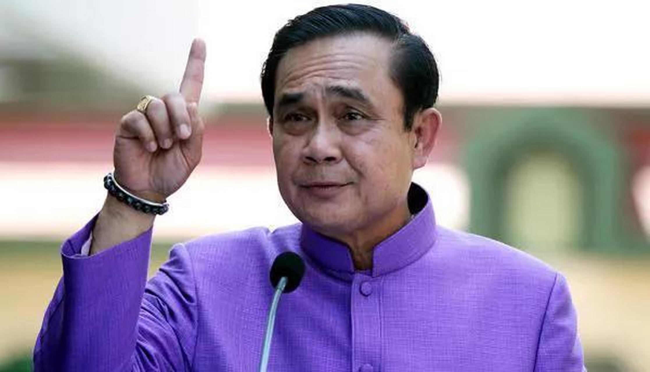 第一个瓜:街头中文标语走红 建议好好学中文 第二