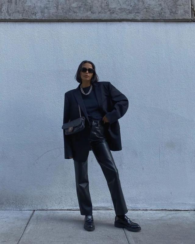 普通人穿皮裤配什么鞋,才能把这条裤子穿出门?