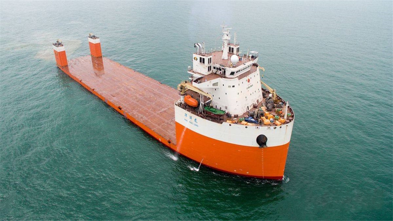 辽宁舰两倍,装上航母能跑1万海里?我国的10万吨半潜船有多强?