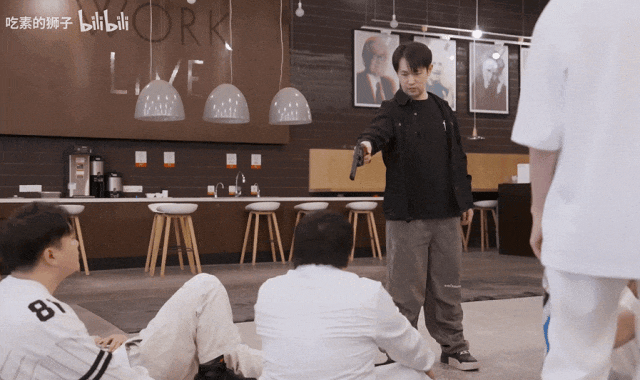 看多了陈桂林"biabiabia",创作者们又将目光转向了尊者两口子,甚至连