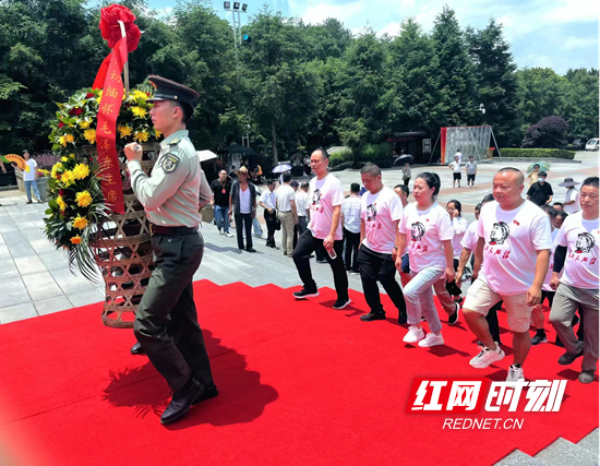 武陵源区协合乡黄家坪村开展庆"七一"主题党日活动