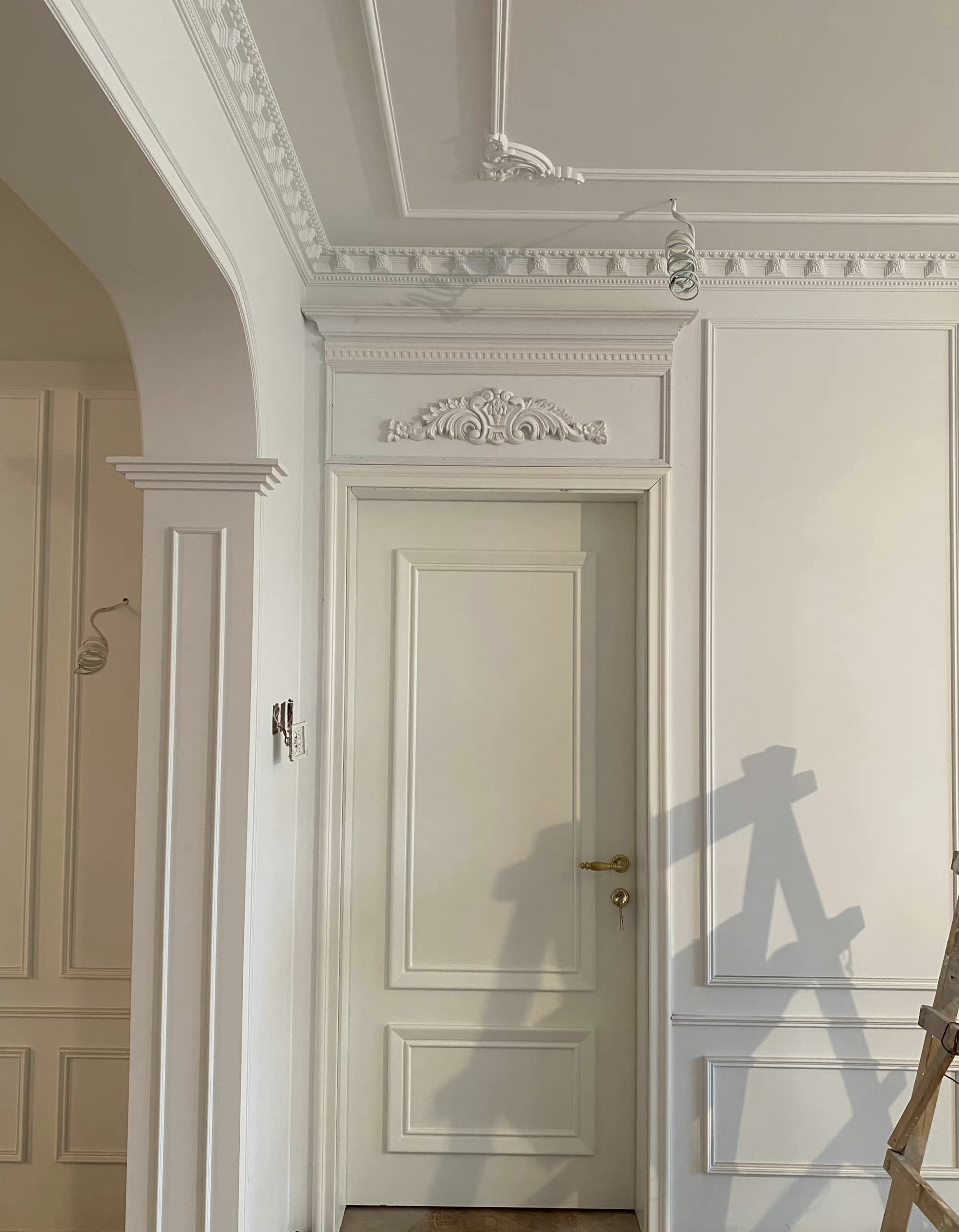 法式装修—这款墨绿色的石膏线也太高级了