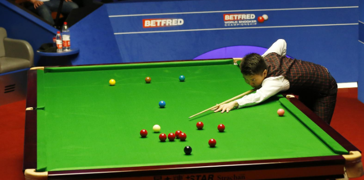 台球击球时全身重量应当压在