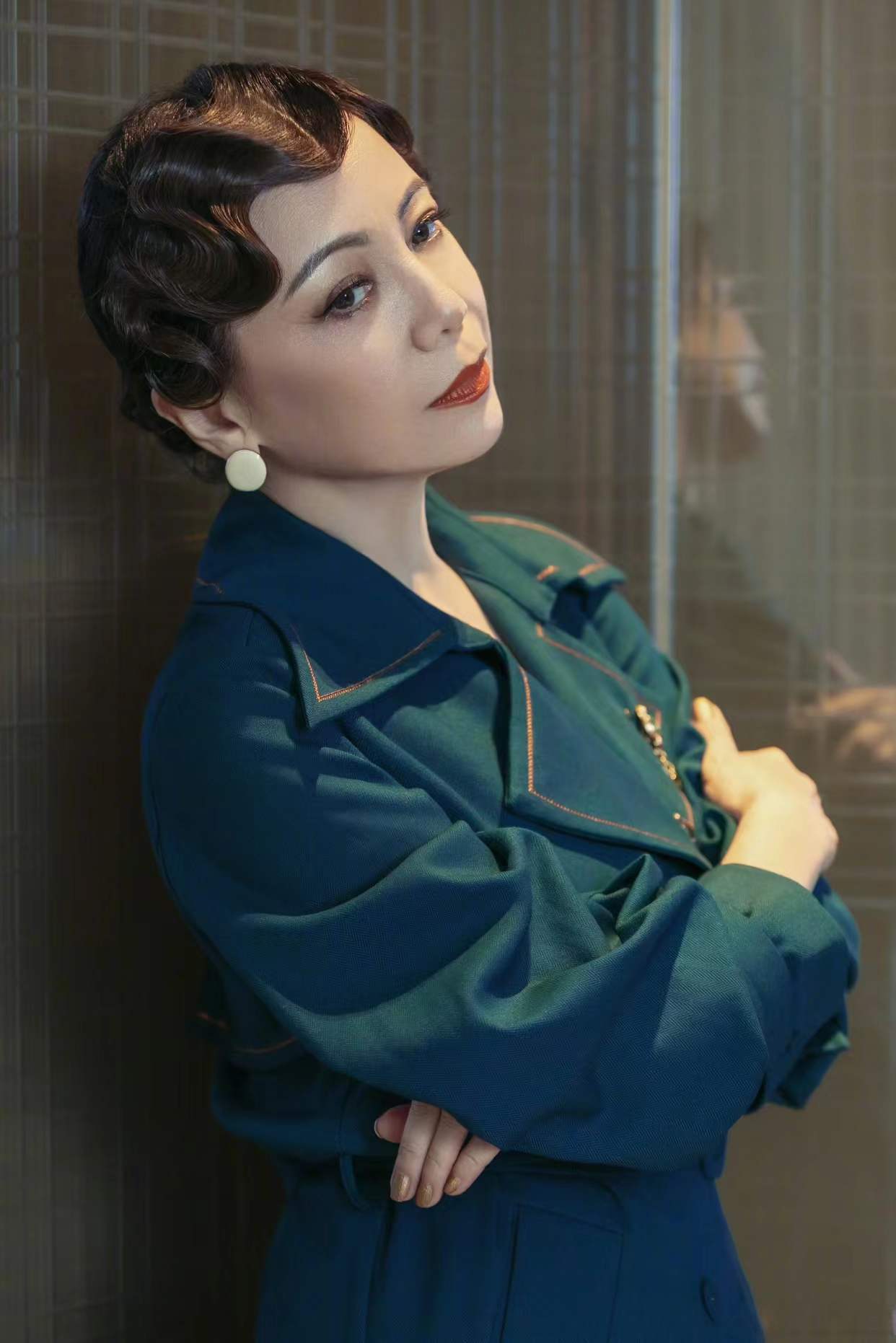 55岁的邓萃雯再现经典九姑娘形象,除了不再年轻,整体非常还原!