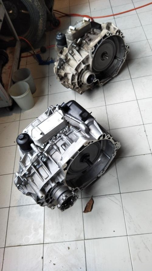 09款迈腾1.8t的变速箱怎么辨别6速09g和6速dsg?