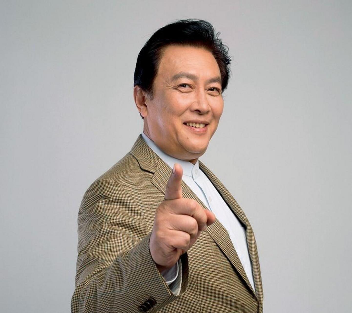 唐国强是德艺双馨的著名表演艺术家.