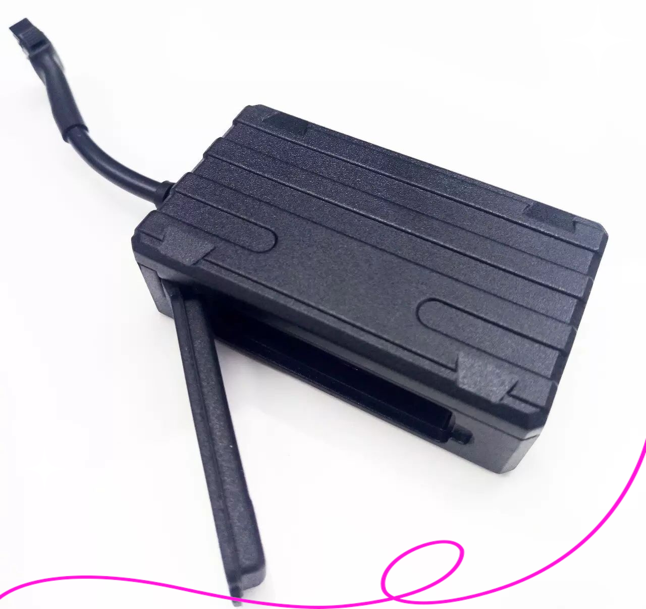 而车载gps定位器正是为了保障车辆安全而广泛使用的一种设备