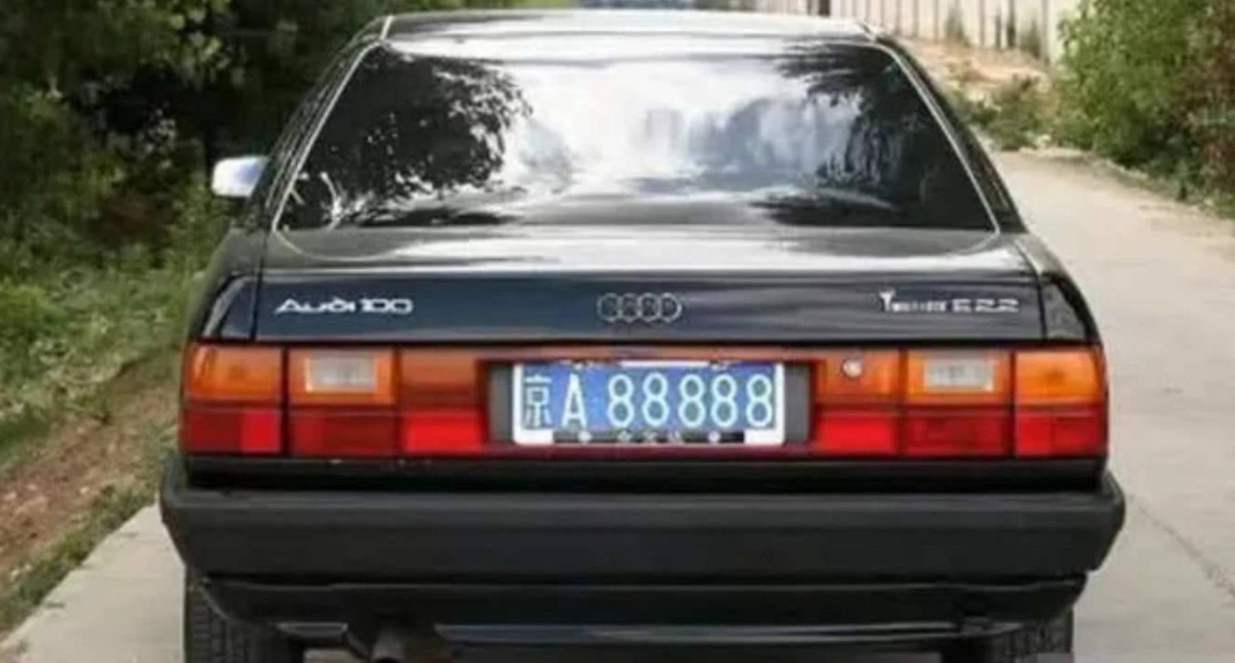 0000牌曾被称"灵牌"没人选,劳斯莱斯挂上后,如今值90万