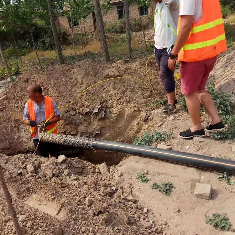 拉管,拉管施工,非开挖拉管,水平定向钻拉管,顶管拉管实拍展示