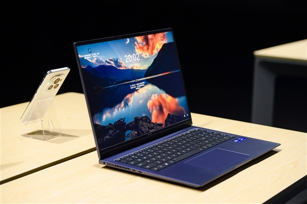 荣耀magicbook pro 16官图公布:开启ai pc时代