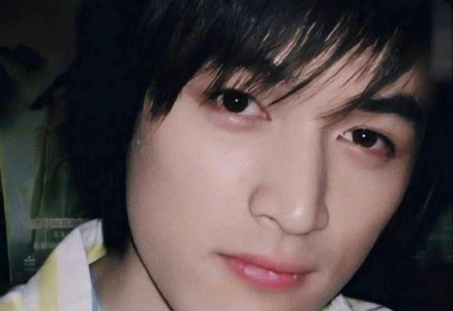 不允许你们没看过胡歌的青涩旧照.