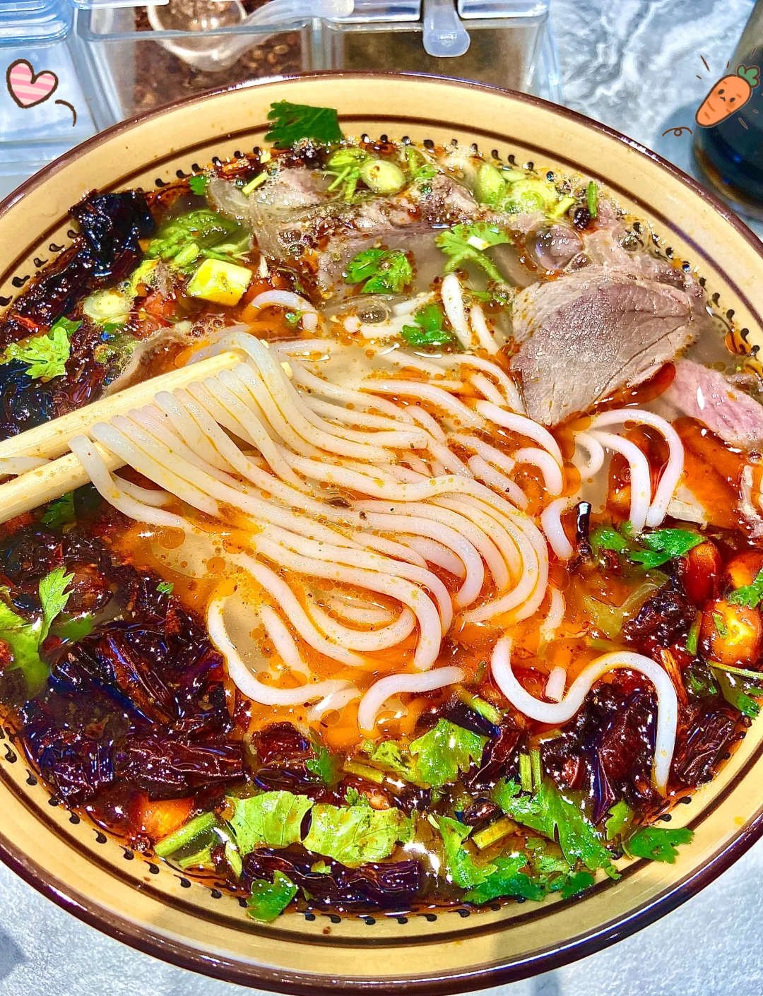 六盘水羊肉粉探秘:多家老字号店铺的独特美味