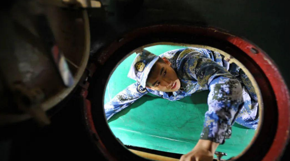 解放军核潜艇兵伙食全军最高,那吃饭为何还成了一种任务?