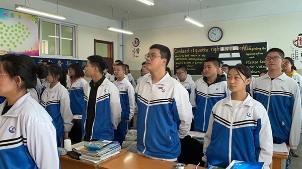 「学习型学校·主题升旗」长春二实验中学《弘扬田公精神,立志报效