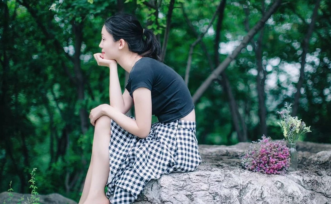 绿地女主张雨婷19岁写真曝光,正上大二,难怪陈军舍得许诺3千万