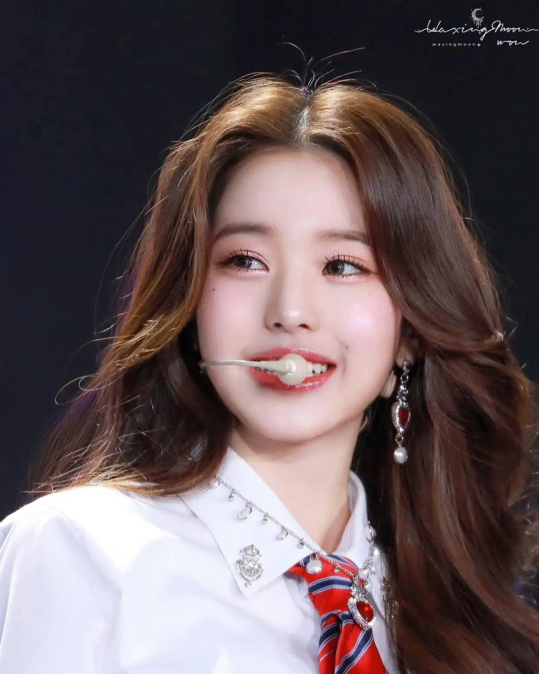 韩国女子演唱组合ive成员张员瑛唱跳俱佳