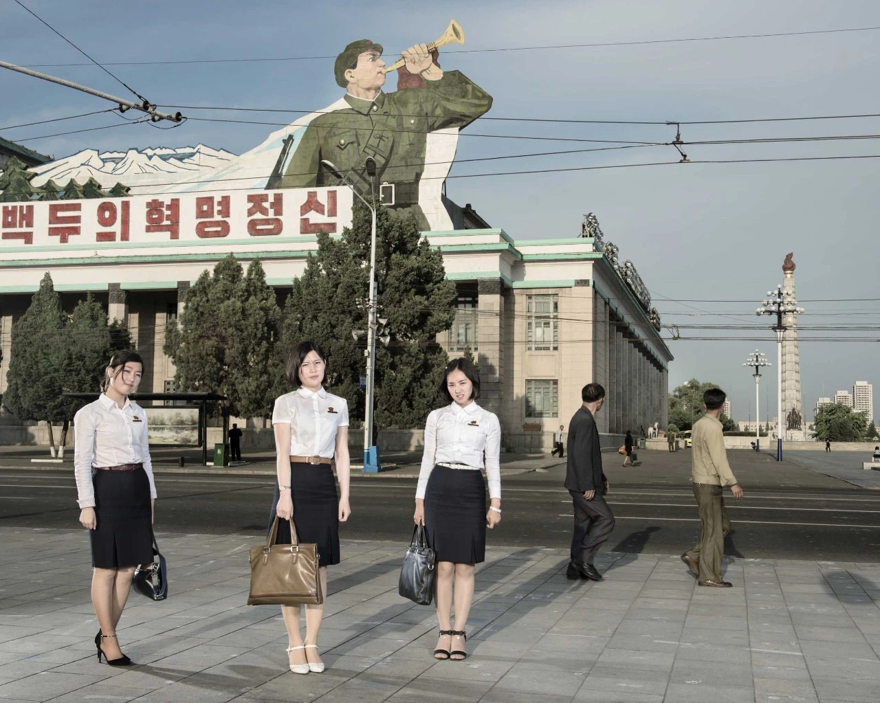 朝鲜人民的精神面貌,而我更喜欢这组图片的调调