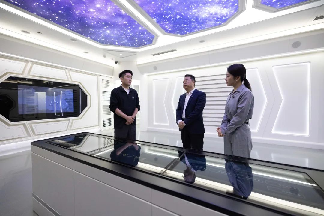 3000㎡的大草坪,还有咖啡香……这场citywalk带你找