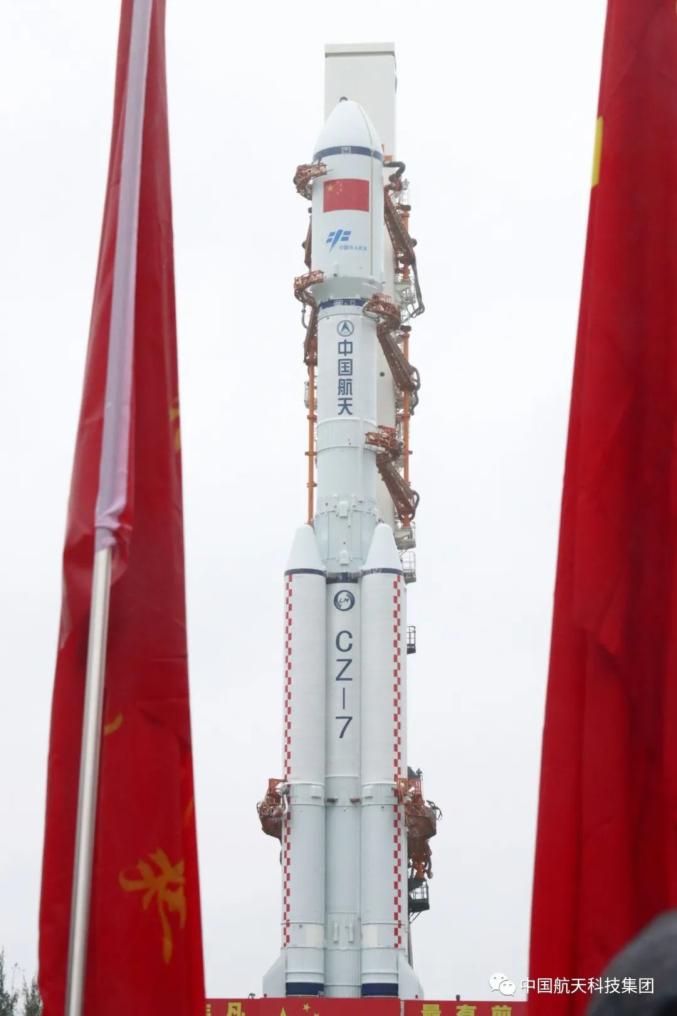 "长七""天五"组合体转运至发射区,近日择机发射!