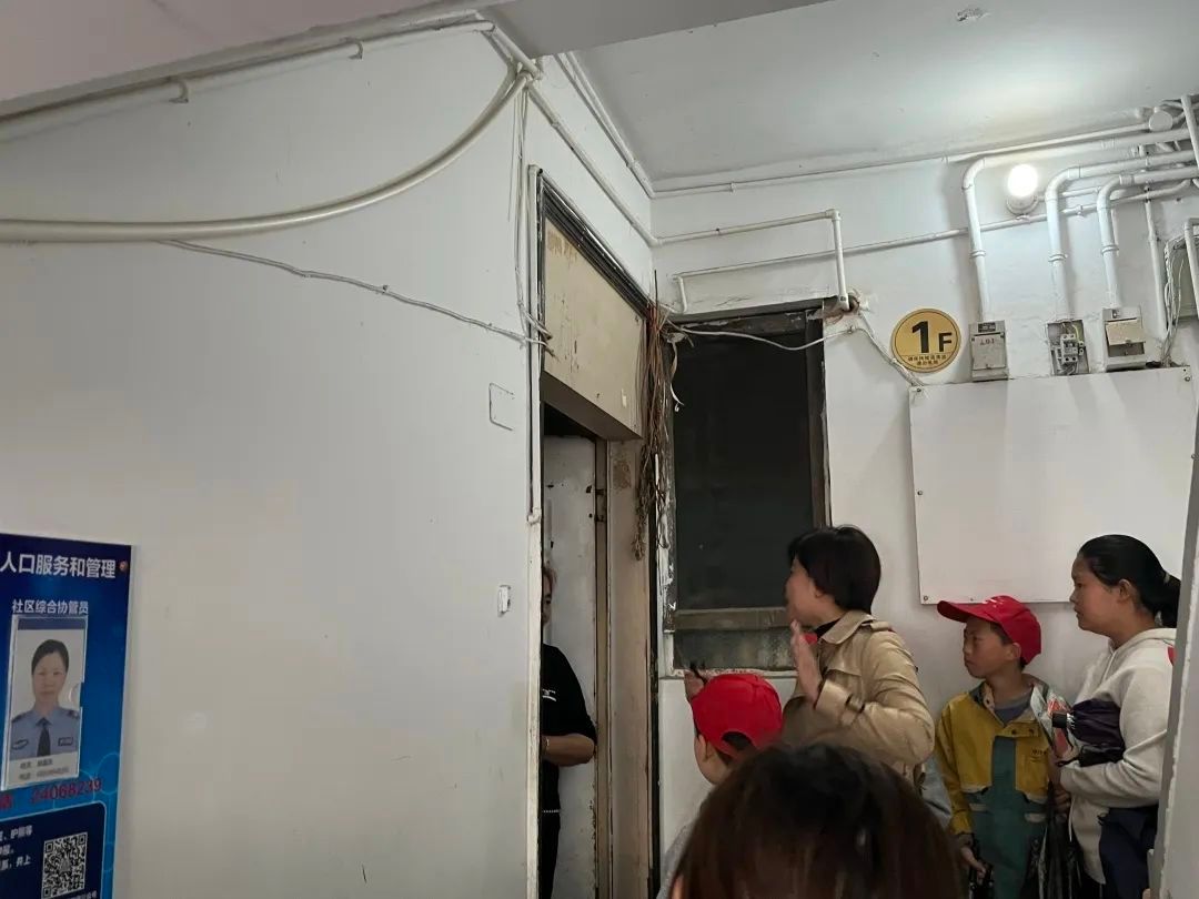 垃圾分类我践行!庄行镇邬桥居委开展垃圾分类科普宣传活动