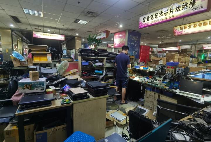 记者帮|开了20年已经落伍,颐高数码城两个月后业态调整,近300家商户要