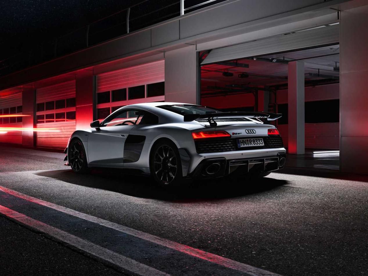 限量发售333台 奥迪r8 v10 gt rwd官图