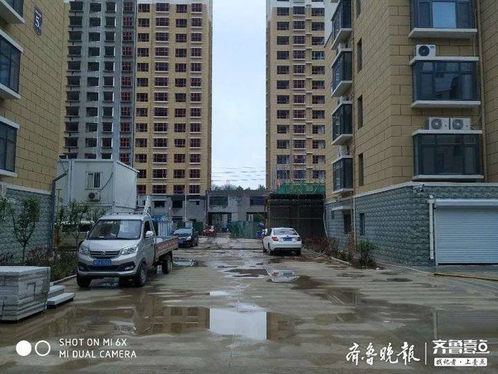 找记者上壹点|莘县这俩小区共用路,因这事儿业主回家成难题