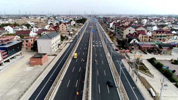 大叶公路(新奉公路~浦东区界)路段主辅道,率先建成通车