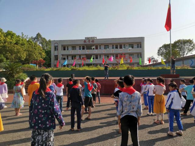 广安区兴平镇小学:"疫""期"开心过六一