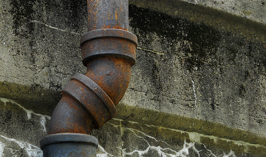 铸铁管漏水怎么办?这样做彻底防水堵漏