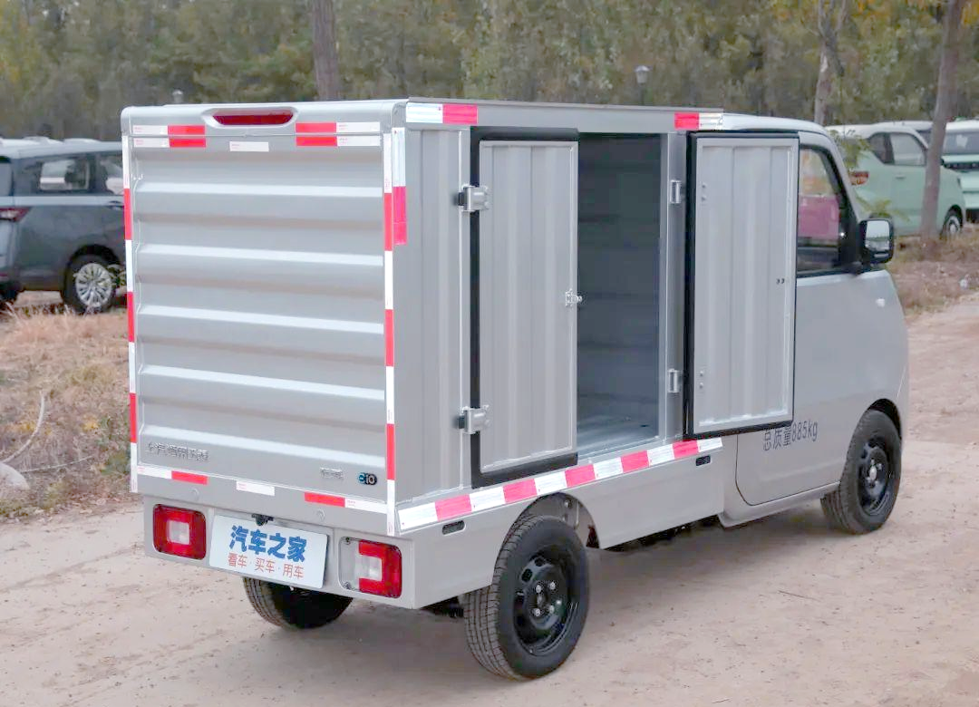五菱e10微型电动厢式货车实拍,颜值与实力并存!