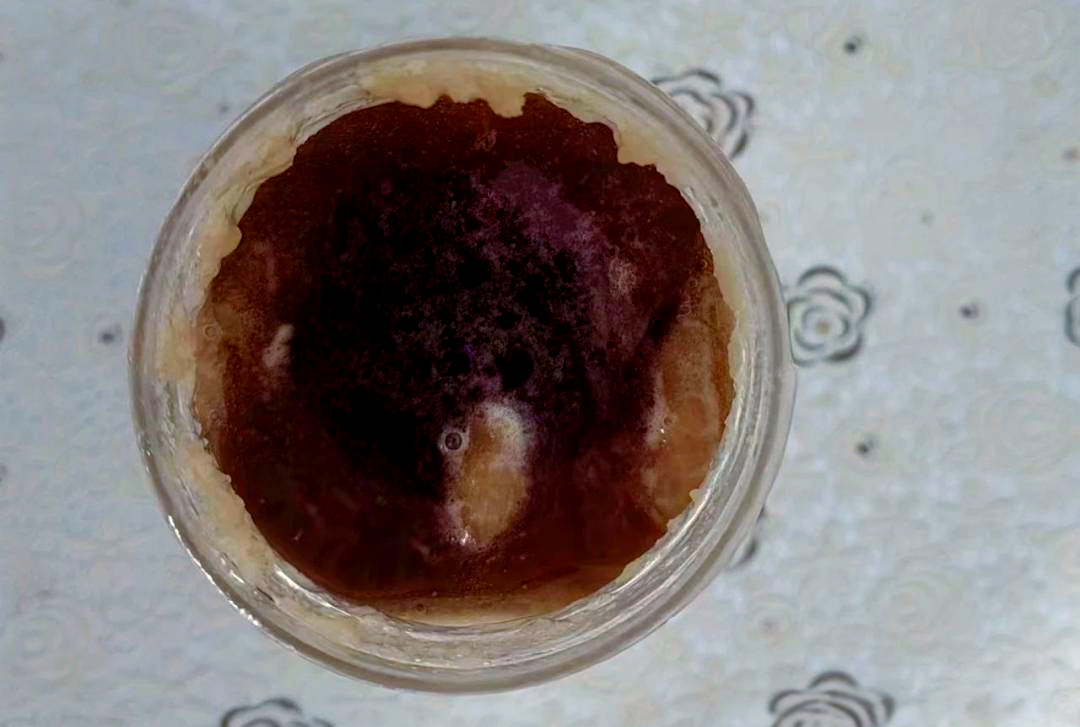 蜂蜜放了五六年有酒味正常吗(蜂蜜放久了有酒味是怎么回事) 蜂蜜放了五六年有酒味正常吗(蜂蜜放久了有酒味是怎么回事)