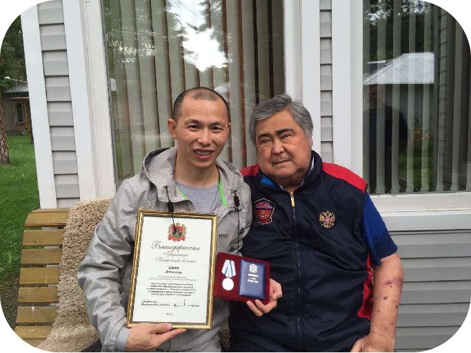 钟丹珠:将中医铺子开到俄罗斯的"草药医生"