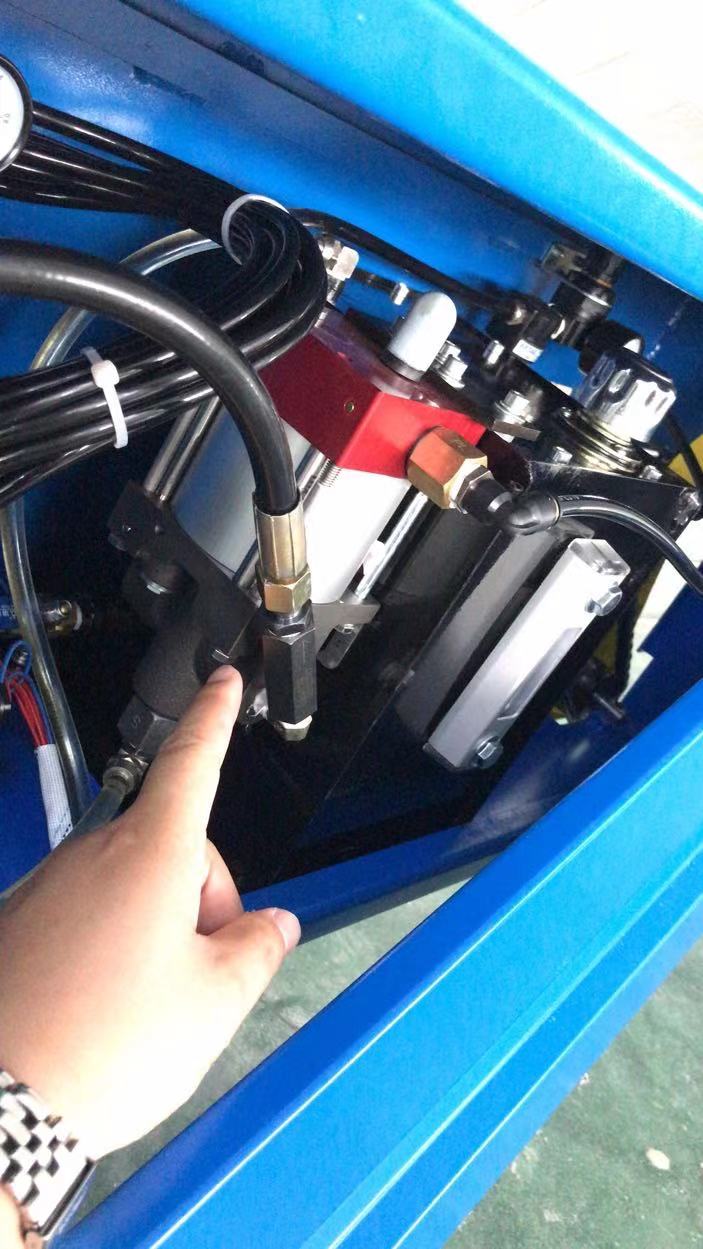 立式双组份打胶机