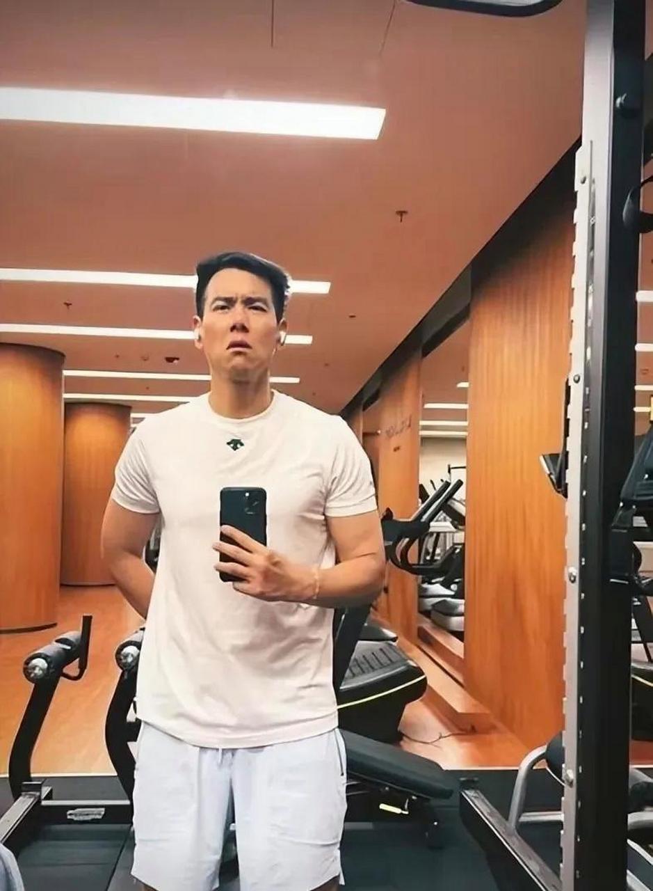 感觉彭于晏越来越老了,是不是越运动越容易老.