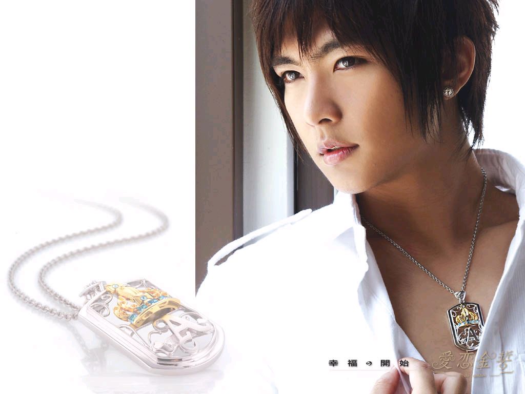 飞轮海霸屏热搜,炎亚纶和未成年发生关系,现身发布会鞠躬求原谅