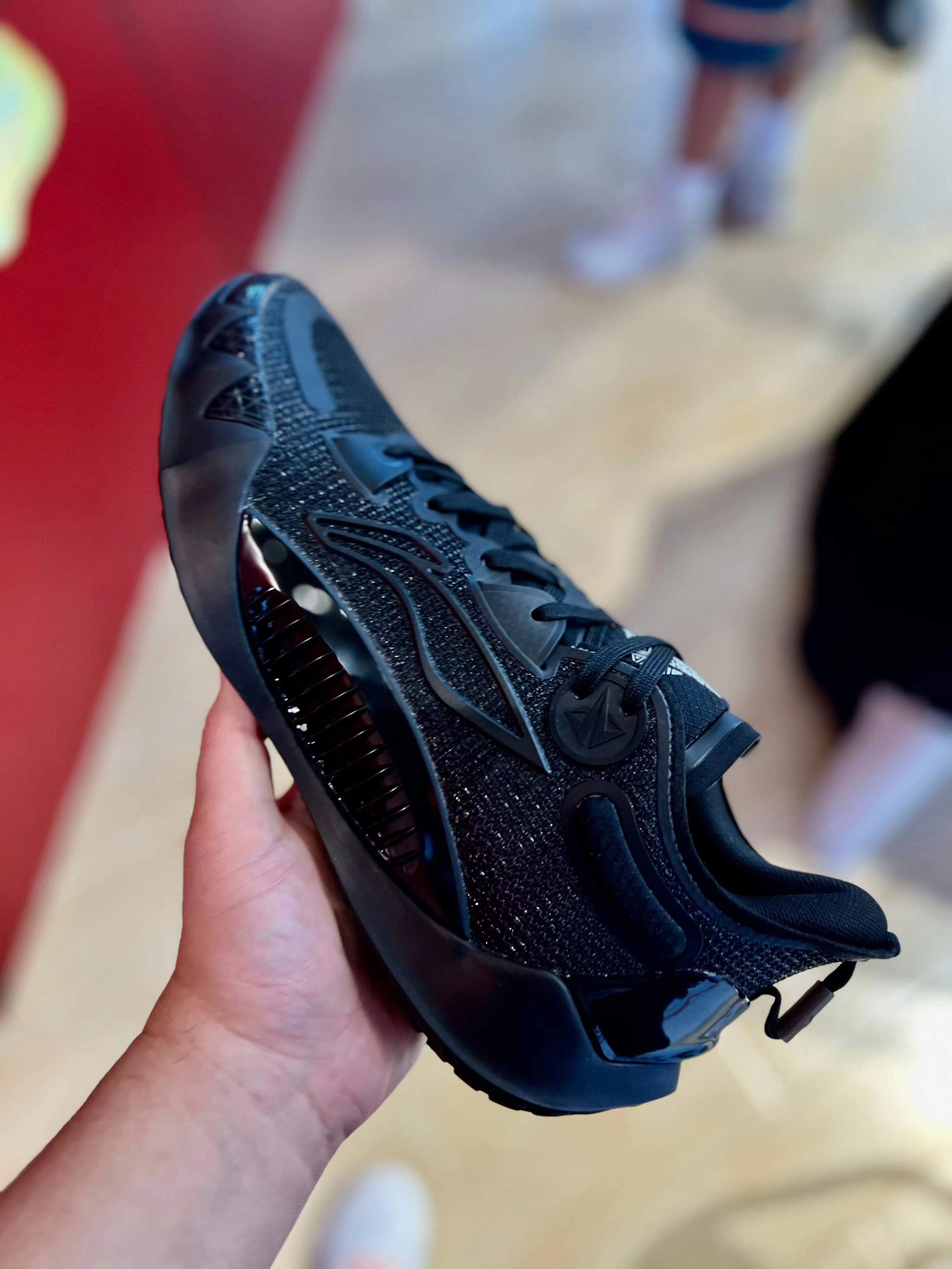 李宁巴特勒一代签名球鞋黑白纯色版本曝光!不愧是目前李宁的头牌