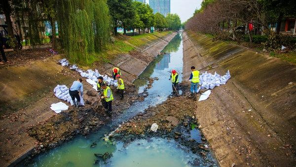 伍昌軍調研長江大保護工作