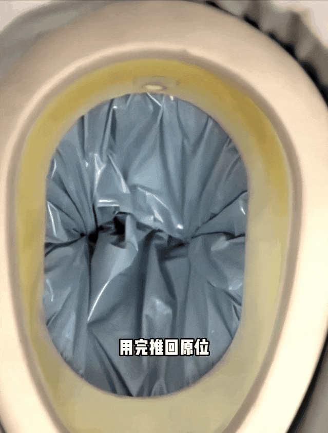 赛力斯申请车载马桶专利，网友：真的可以在车上拉屎了-有驾