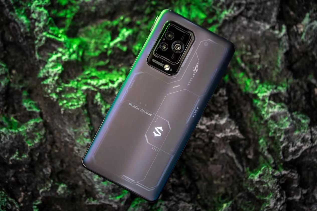 黑鲨6 rs亮相,2k 4790mah 120w,有16 1tb版本