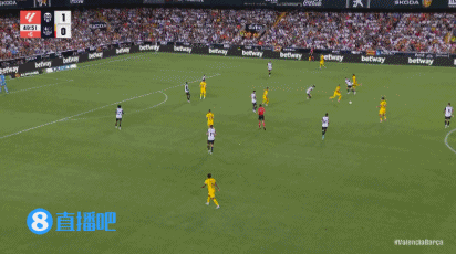 莱万进球亚马尔助攻_西甲巴萨瓦伦西亚比赛战报_西甲-巴萨6-0瓦伦 拉菲尼亚费尔明莱万均双响