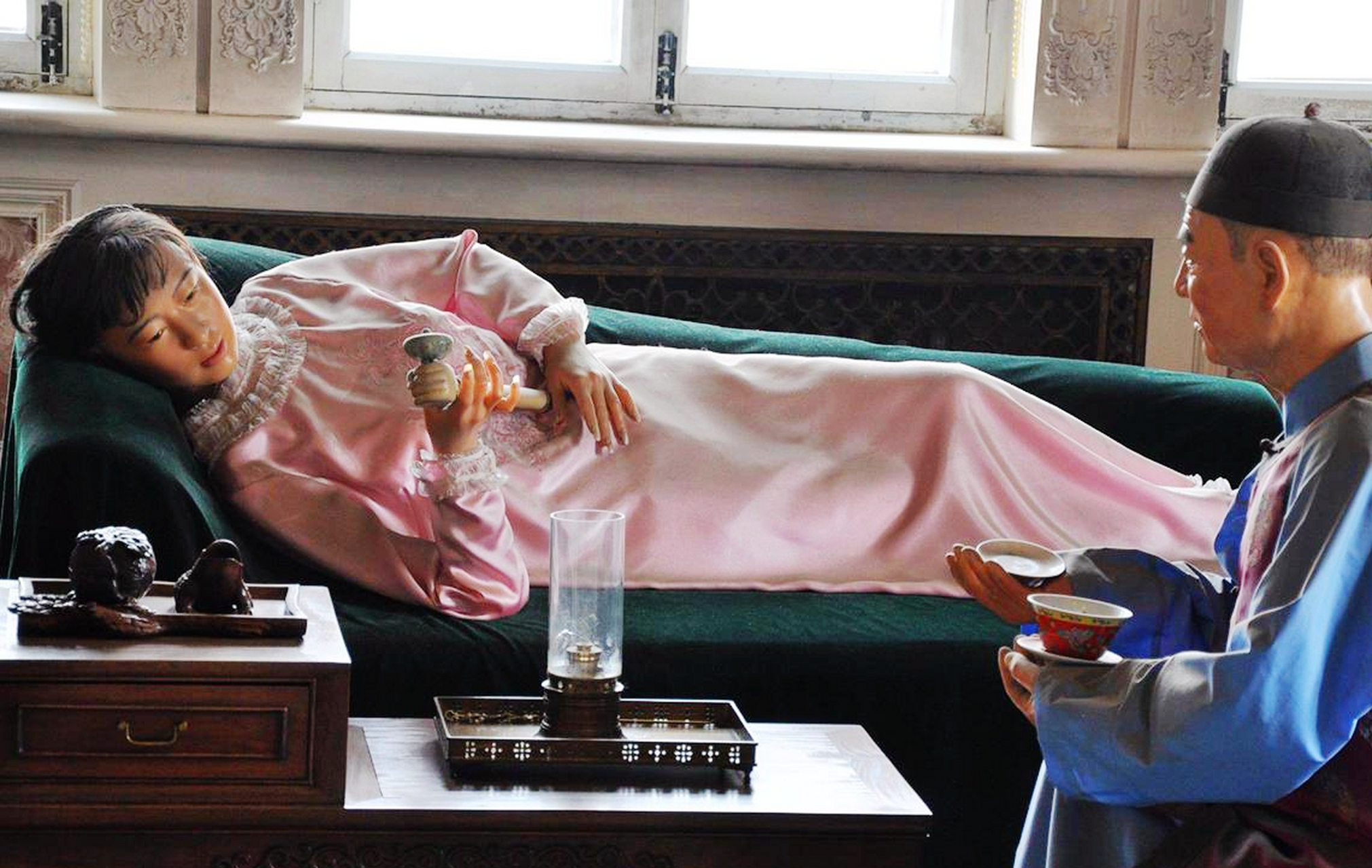 清朝末年,鸦片这种让无数人上瘾的毒品泛滥成灾.